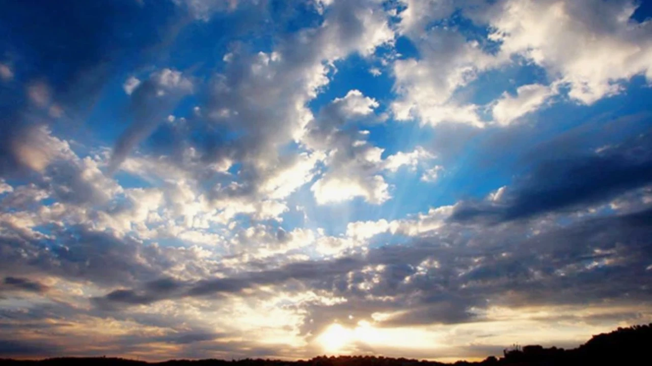 تغير مفاجئ في حالة الطقس مع ارتفاع درجات الحرارة بحلول الثلاثاء 13 رمضان